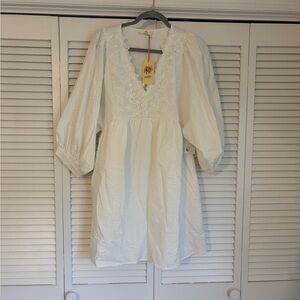 Entro Ivory Floral Lace Dress